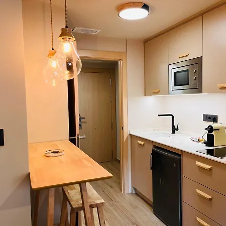 Boutique Mediodia & (adults Only) Apartment