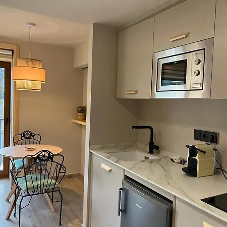 Boutique Mediodia & (adults Only) Apartment